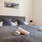 Deluxe Апартаменты *